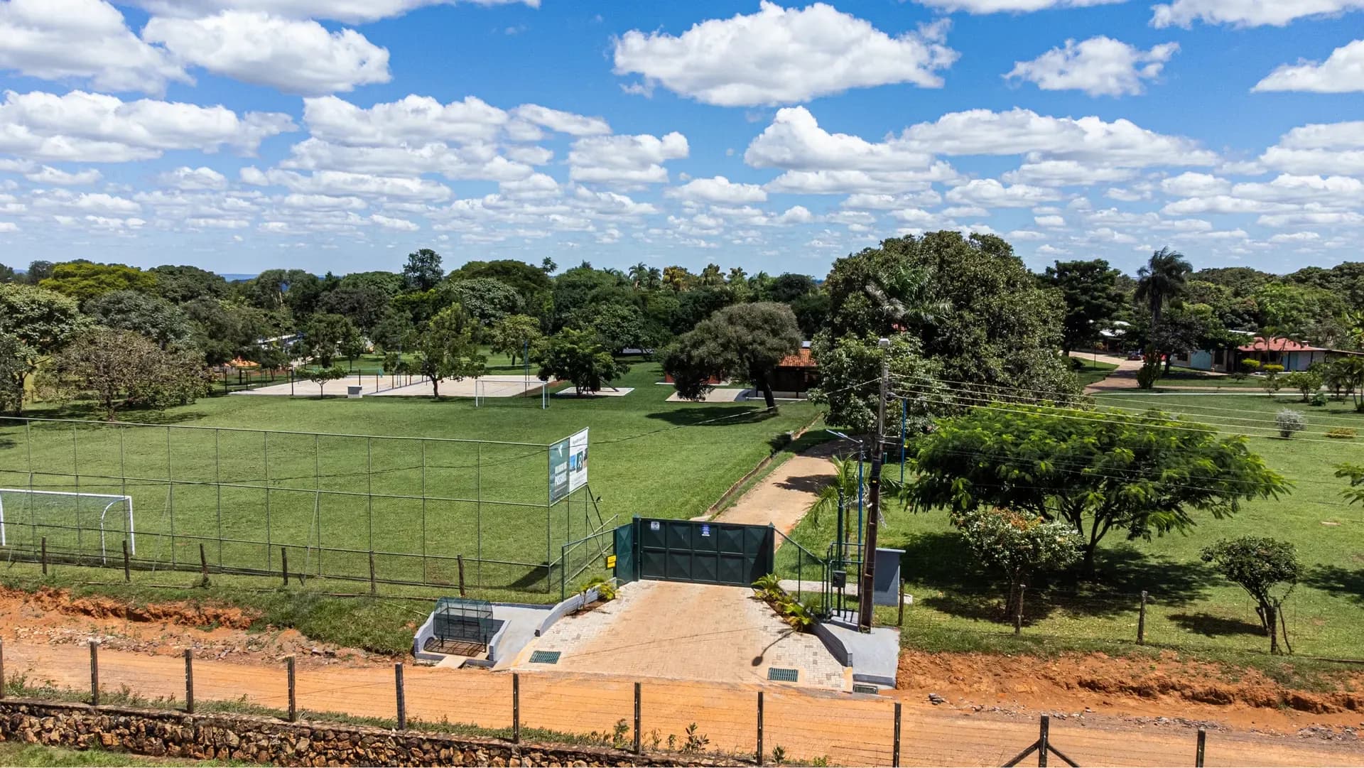 Vista aérea do Villaggio dos Pássaros, Paranoá, Brasília